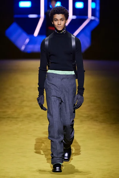 Look 38